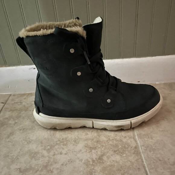 Sorel Women's size 7 navy winter boots - Picture 2 of 6